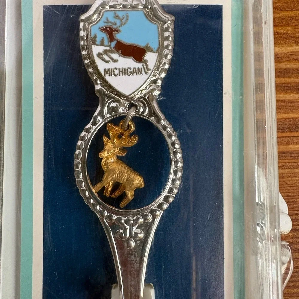 Michigan Souvenir Spoon Deer Shield Collectible in Case USA